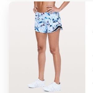 Lululemon Hotty Hot Low-Rise Lined Short 4"